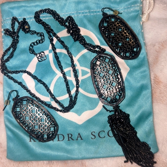 Kendra Scott Jewelry - Kendra Scott Earrings and necklace set